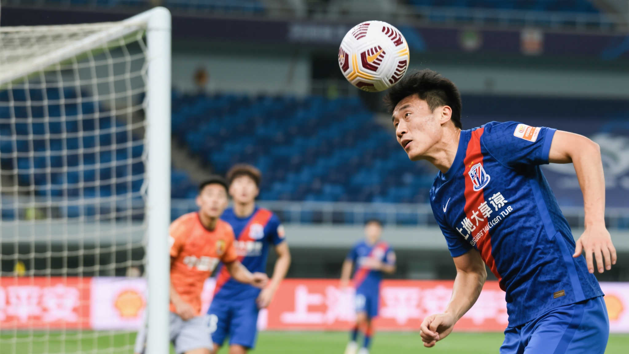 九游体育下载-科维托娃在巴塞罗那比赛中回归赛场洛杉矶湖人围绕欧冠战术微调，亚冠窗口期走向成谜都惊呆了