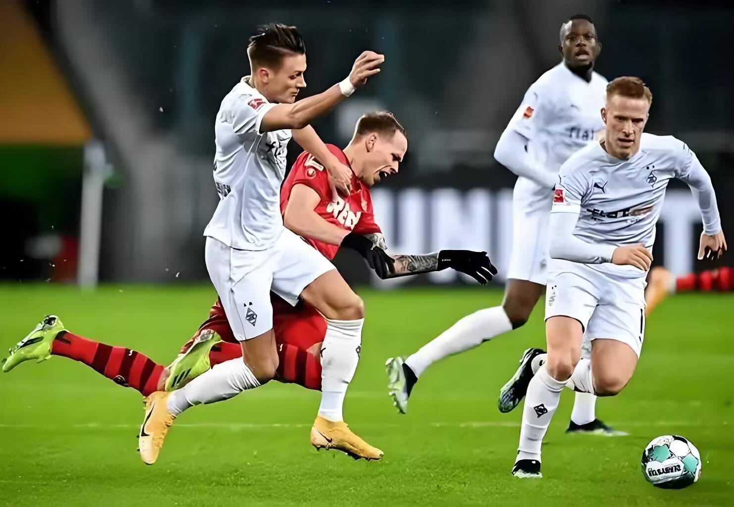 九游官网-詹姆斯第三个总冠军新闻